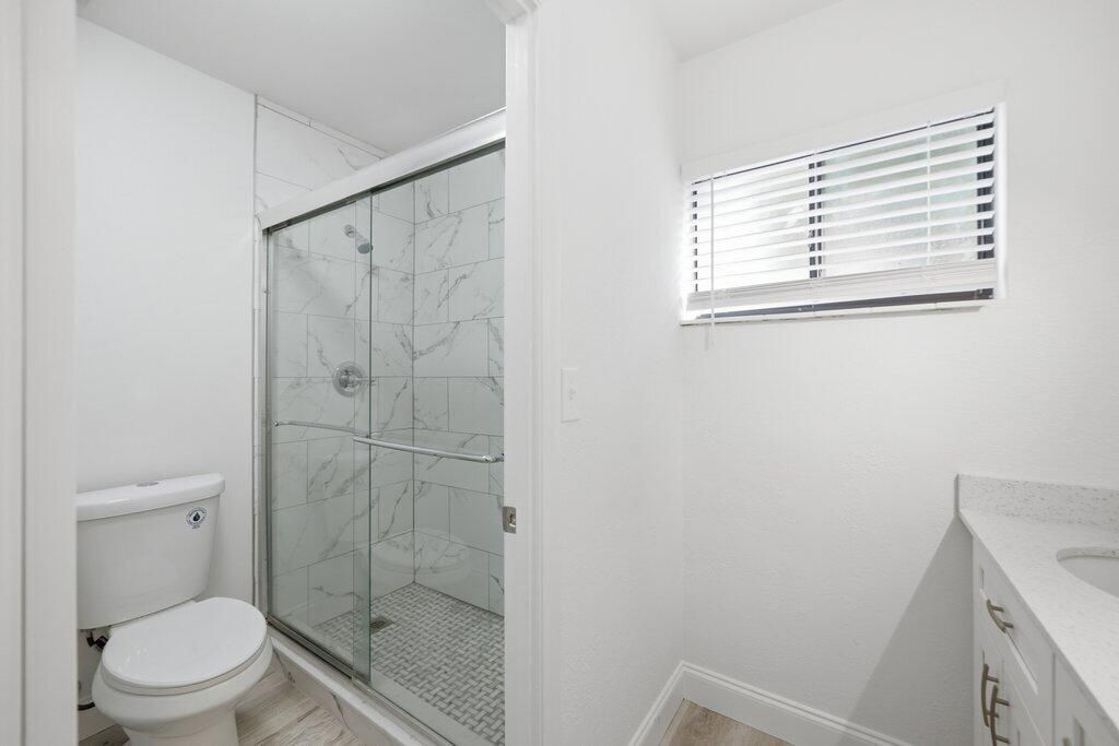 For Sale: $569,900 (3 beds, 2 baths, 1782 Square Feet)