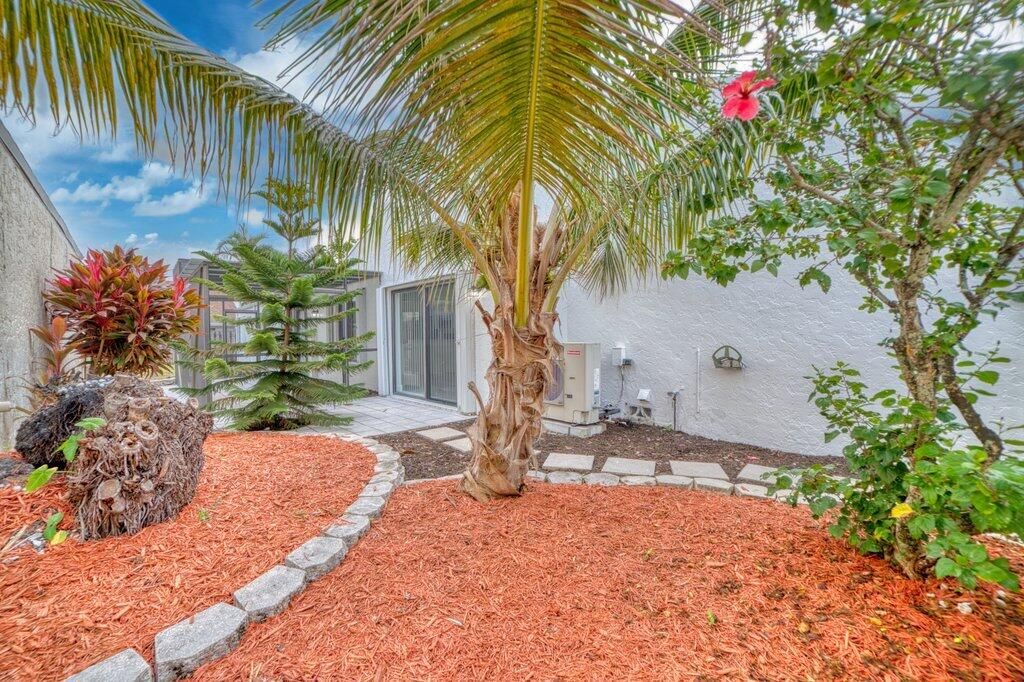 For Sale: $569,900 (3 beds, 2 baths, 1782 Square Feet)