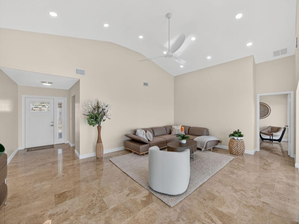 待售: $1,250,000 (2 贝兹, 2 浴室, 1274 平方英尺)