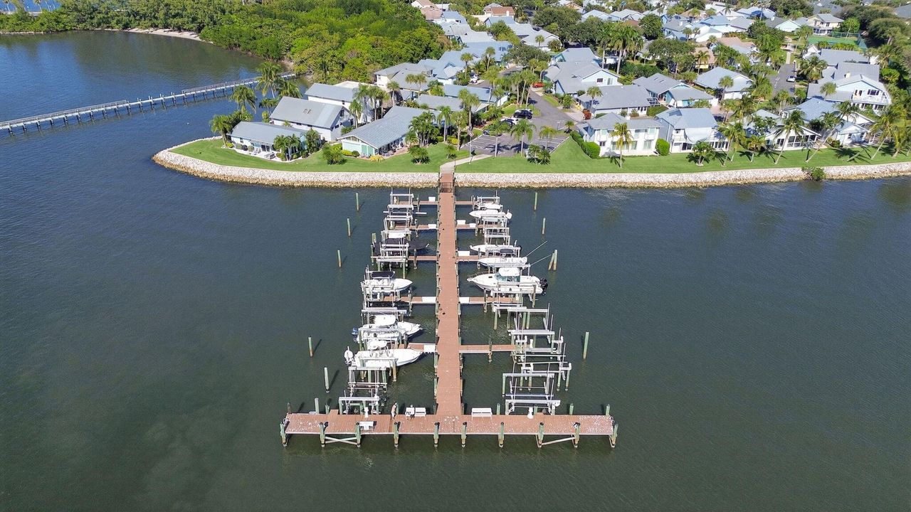 待售: $1,250,000 (2 贝兹, 2 浴室, 1274 平方英尺)