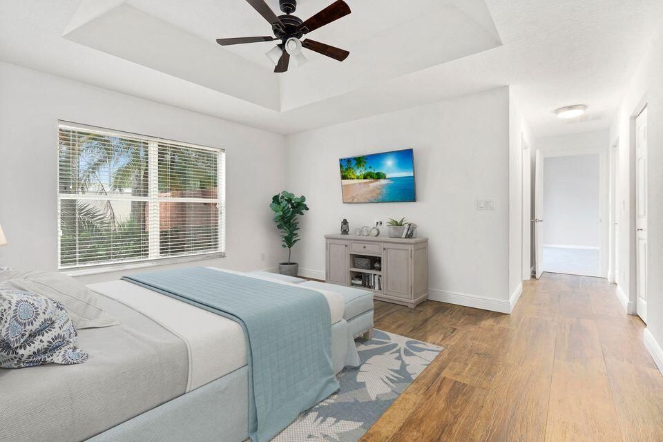 For Sale: $378,000 (4 beds, 3 baths, 2160 Square Feet)