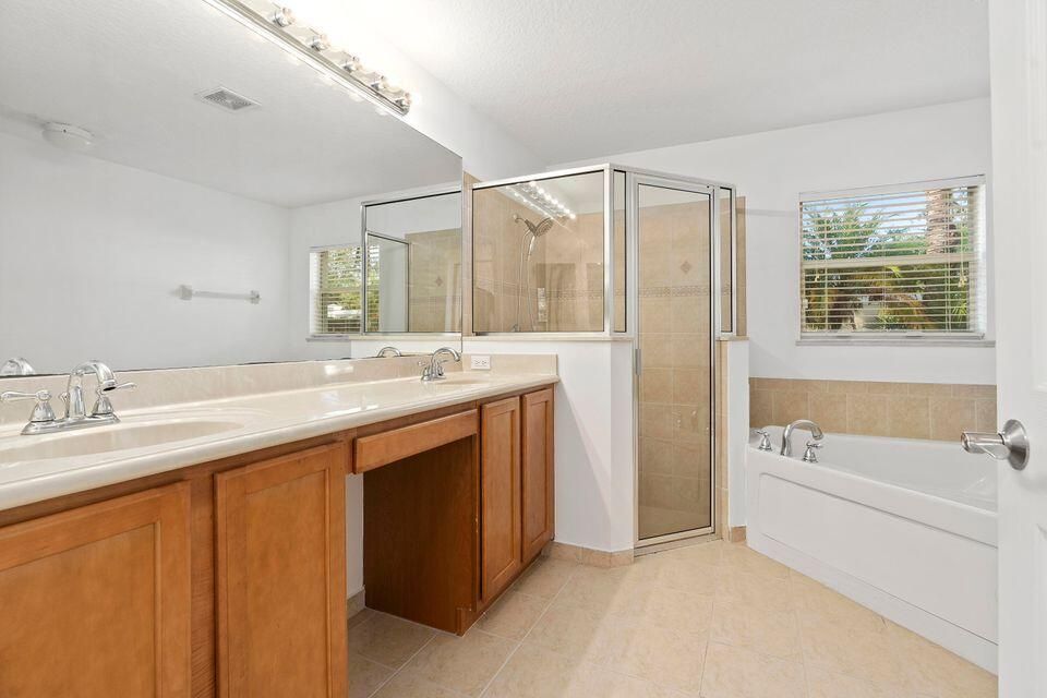 For Sale: $378,000 (4 beds, 3 baths, 2160 Square Feet)