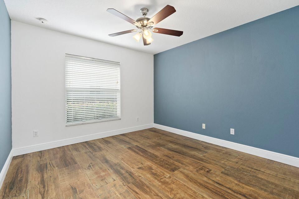 For Sale: $378,000 (4 beds, 3 baths, 2160 Square Feet)