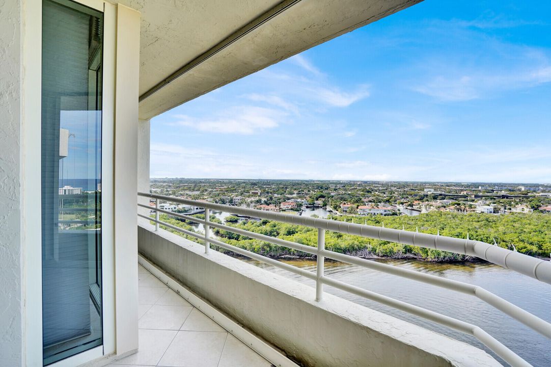 For Sale: $2,095,000 (2 beds, 2 baths, 1697 Square Feet)