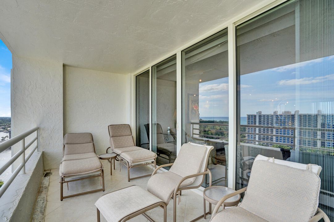 For Sale: $2,095,000 (2 beds, 2 baths, 1697 Square Feet)