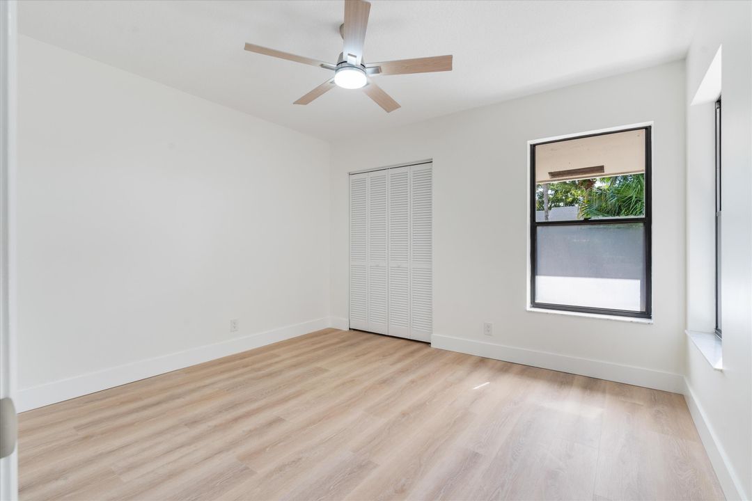 For Sale: $329,900 (2 beds, 2 baths, 1204 Square Feet)