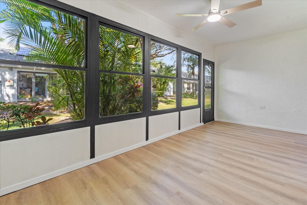 For Sale: $329,900 (2 beds, 2 baths, 1204 Square Feet)