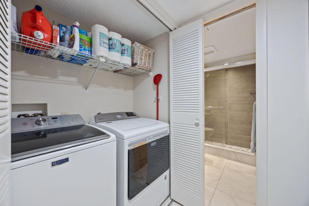 En Venta: $299,000 (2 camas, 2 baños, 1280 Pies cuadrados)