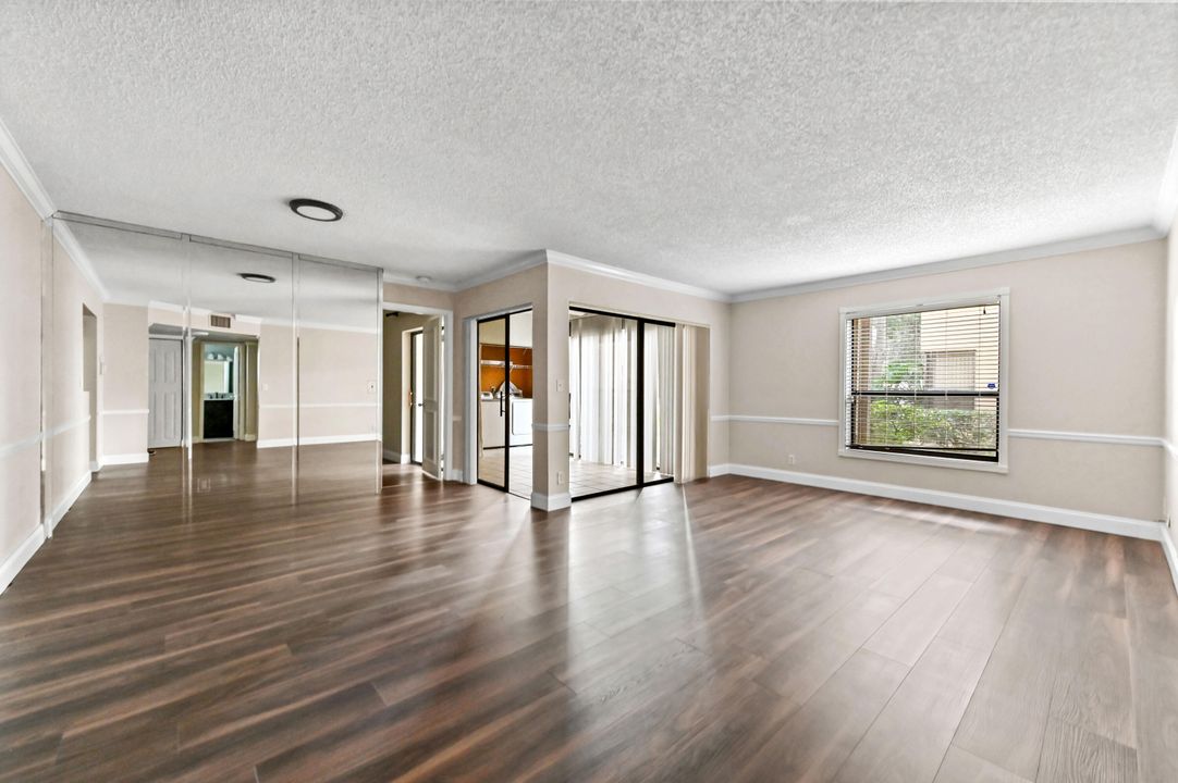 For Rent: $2,500 (2 beds, 2 baths, 982 Square Feet)