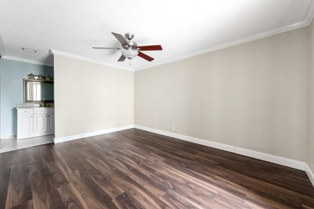 For Rent: $2,500 (2 beds, 2 baths, 982 Square Feet)