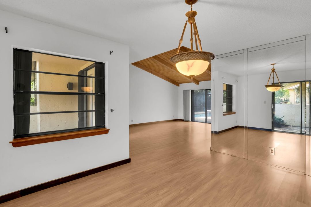 En Venta: $599,000 (3 camas, 2 baños, 1854 Pies cuadrados)