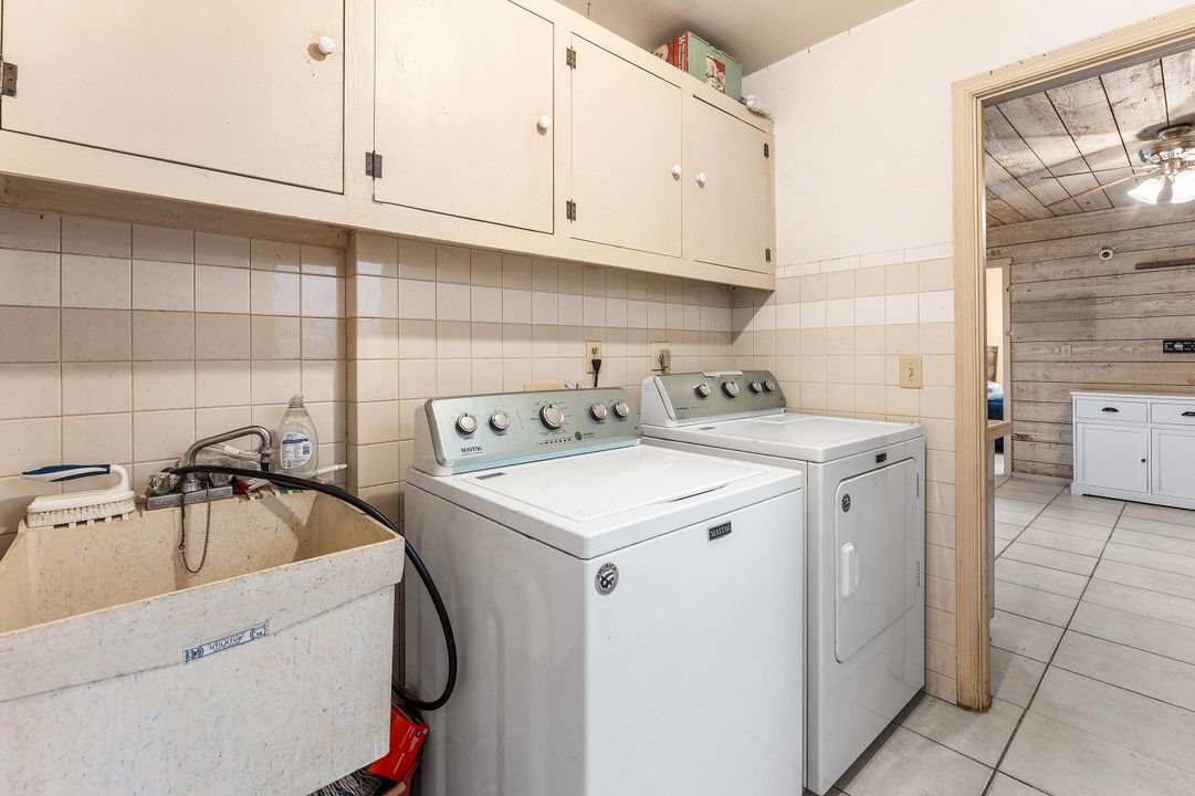 待售: $599,000 (5 贝兹, 2 浴室, 2865 平方英尺)