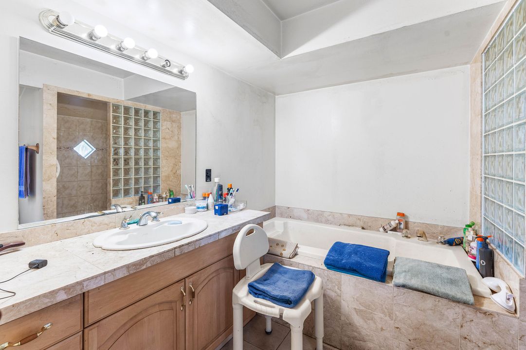 待售: $599,000 (5 贝兹, 2 浴室, 2865 平方英尺)