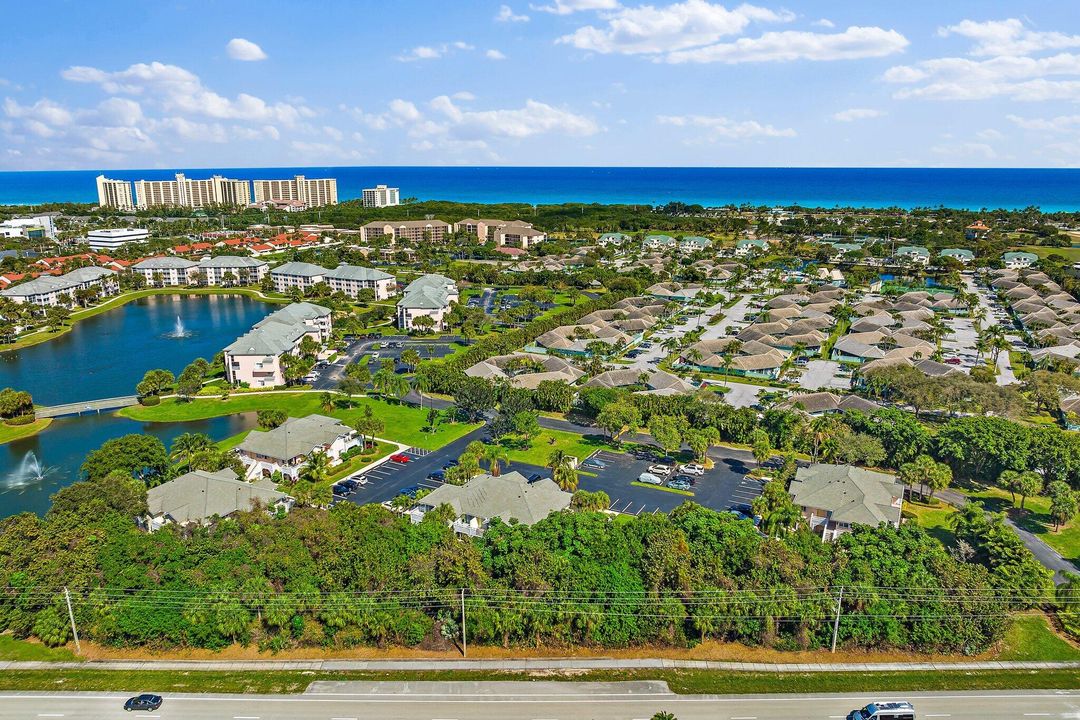 На продажу: $395,000 (1 спален, 1 ванн, 821 Квадратных фут)