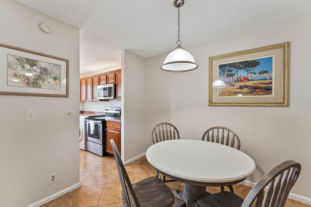 На продажу: $395,000 (1 спален, 1 ванн, 821 Квадратных фут)