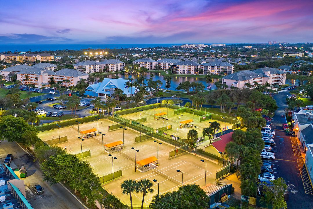 На продажу: $395,000 (1 спален, 1 ванн, 821 Квадратных фут)