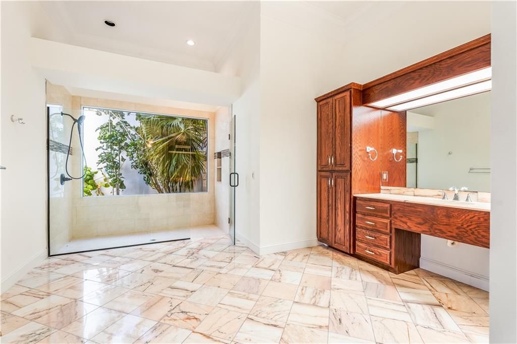 En Venta: $2,400,000 (3 camas, 3 baños, 3881 Pies cuadrados)