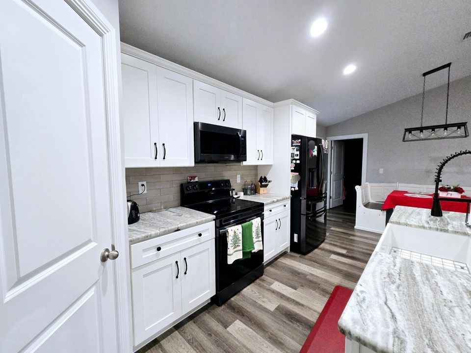 En Venta: $419,900 (3 camas, 2 baños, 1800 Pies cuadrados)