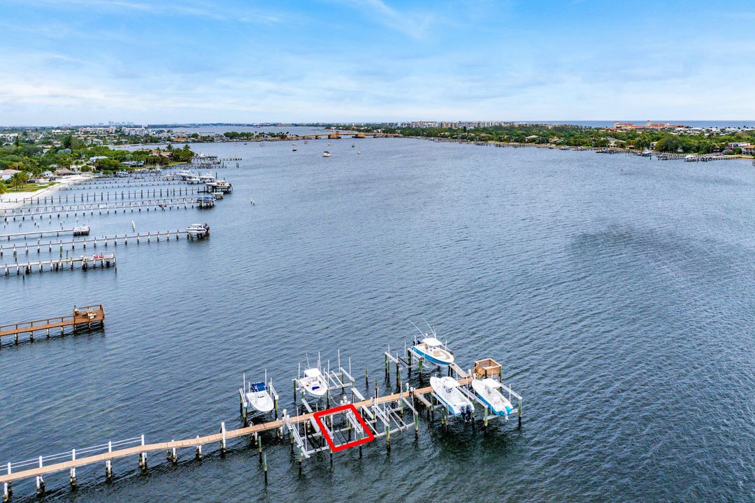 For Sale: $535,000 (2 beds, 2 baths, 1392 Square Feet)