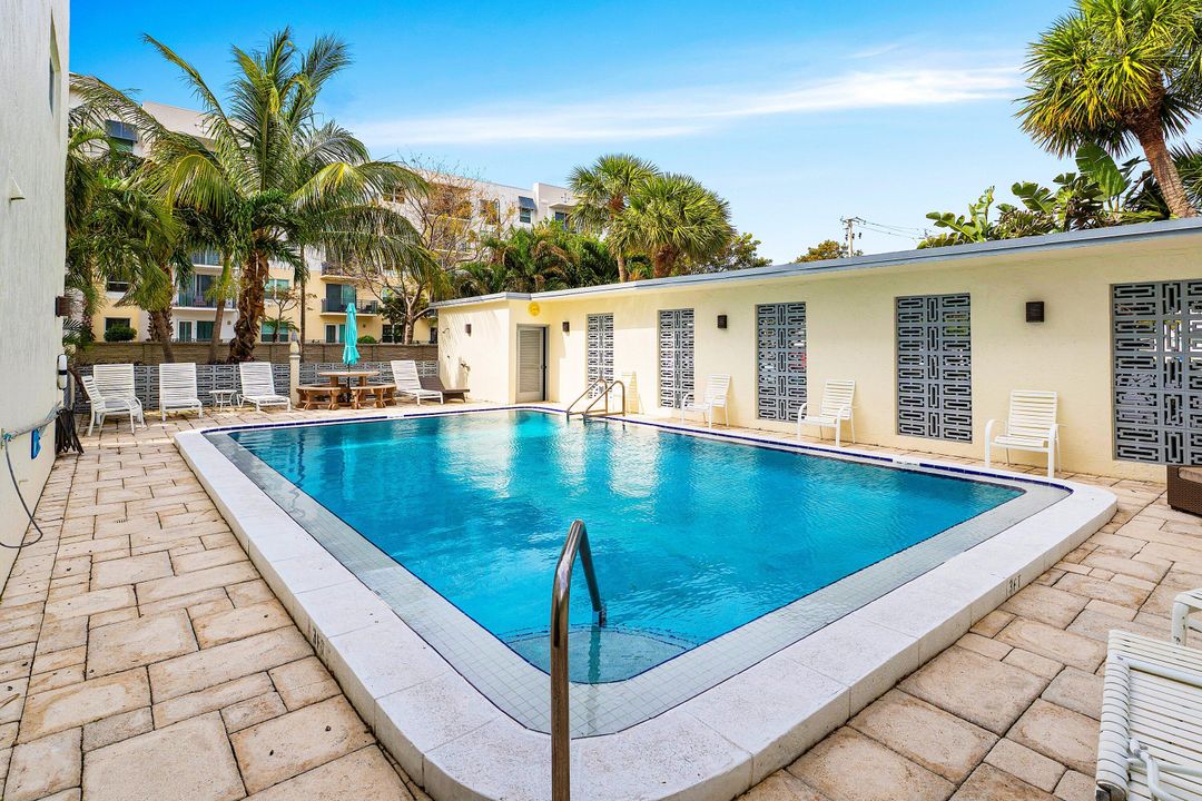 For Sale: $535,000 (2 beds, 2 baths, 1392 Square Feet)