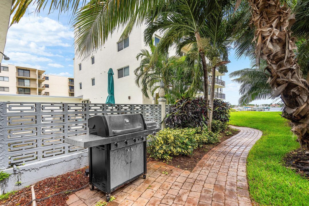 For Sale: $535,000 (2 beds, 2 baths, 1392 Square Feet)