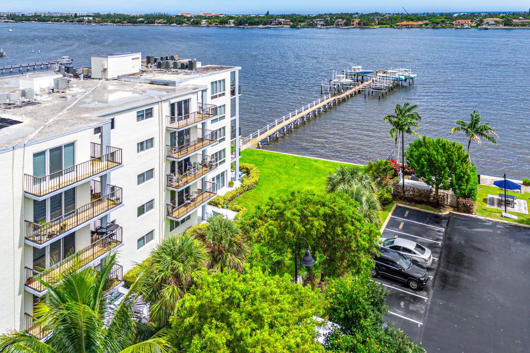 For Sale: $535,000 (2 beds, 2 baths, 1392 Square Feet)