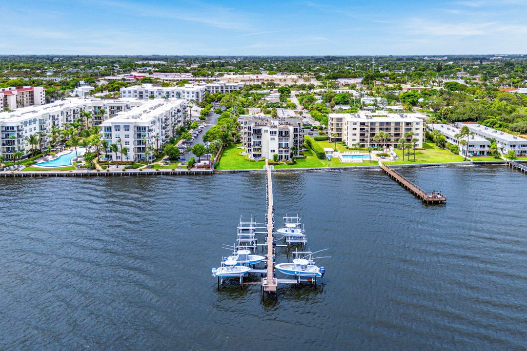 For Sale: $535,000 (2 beds, 2 baths, 1392 Square Feet)