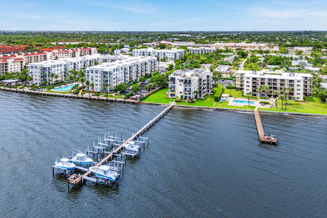 For Sale: $535,000 (2 beds, 2 baths, 1392 Square Feet)