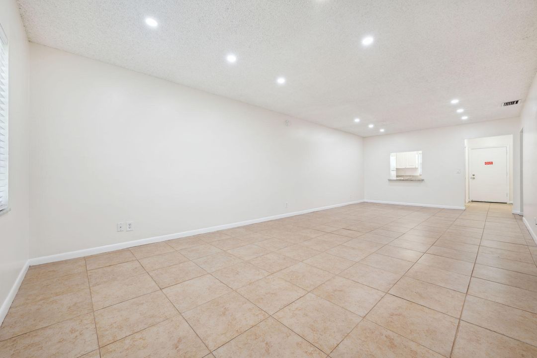 En Renta: $2,600 (2 camas, 2 baños, 1000 Pies cuadrados)