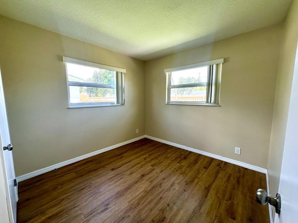 En Renta: $2,175 (2 camas, 1 baños, 1000 Pies cuadrados)