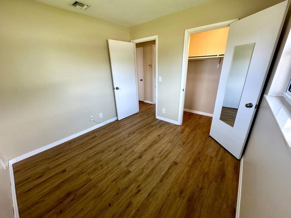 En Renta: $2,175 (2 camas, 1 baños, 1000 Pies cuadrados)