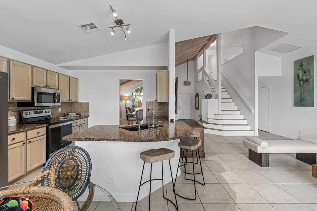 На продажу: $740,000 (3 спален, 2 ванн, 2180 Квадратных фут)