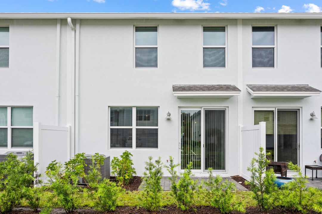 For Rent: $2,595 (3 beds, 2 baths, 1475 Square Feet)