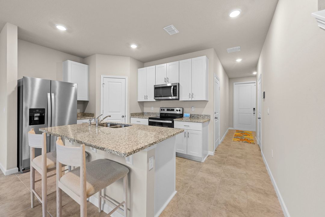 For Rent: $2,595 (3 beds, 2 baths, 1475 Square Feet)