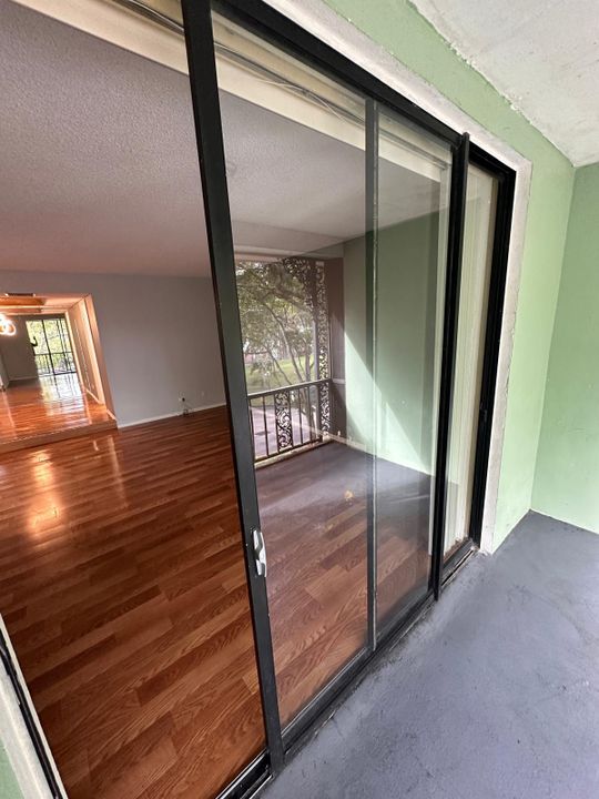 出租: $1,450 (1 贝兹, 1 浴室, 800 平方英尺)