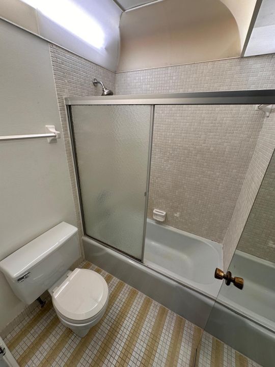 出租: $1,450 (1 贝兹, 1 浴室, 800 平方英尺)