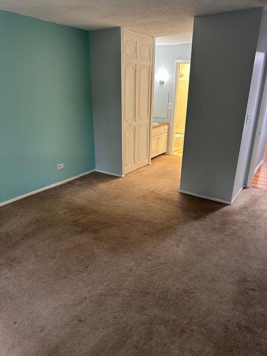 出租: $1,450 (1 贝兹, 1 浴室, 800 平方英尺)