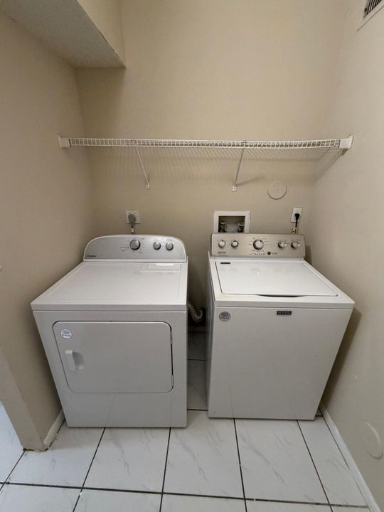 出租: $2,350 (3 贝兹, 2 浴室, 1217 平方英尺)