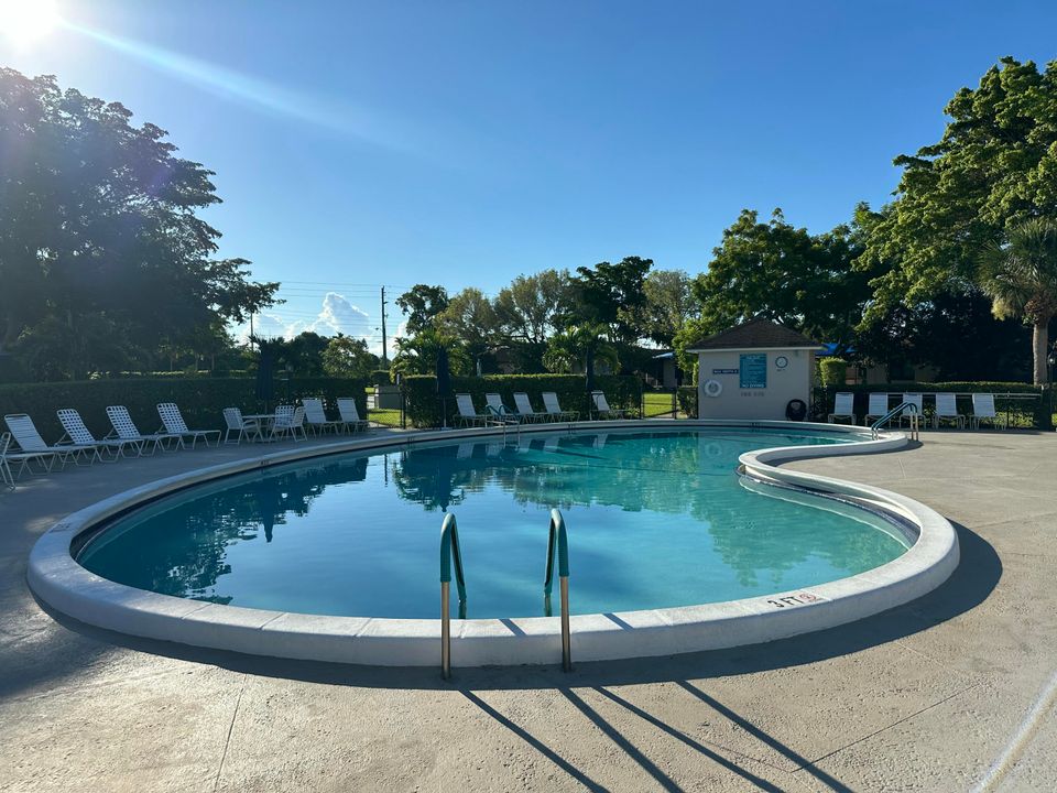 待售: $79,000 (2 贝兹, 2 浴室, 920 平方英尺)