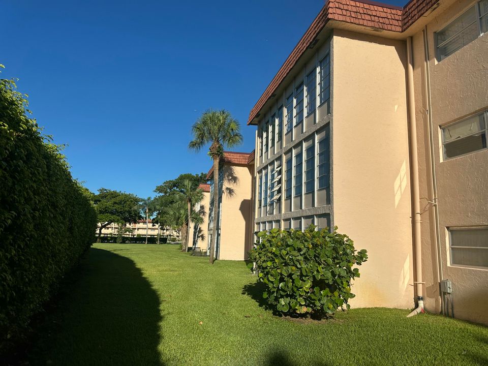 待售: $79,000 (2 贝兹, 2 浴室, 920 平方英尺)