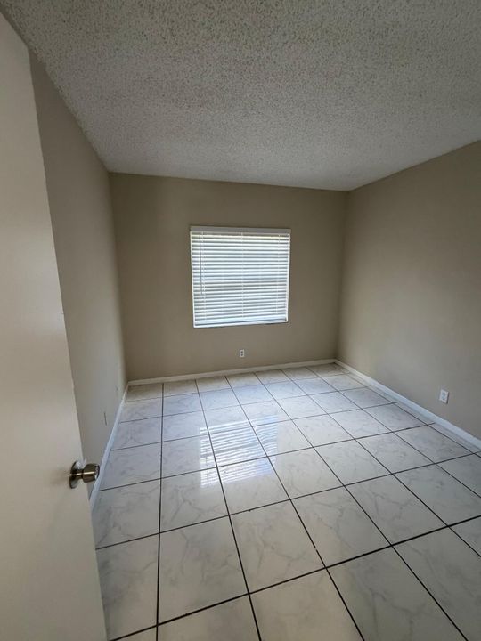 出租: $2,350 (3 贝兹, 2 浴室, 1217 平方英尺)