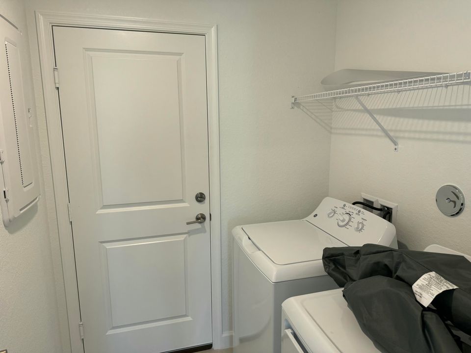 出租: $2,700 (4 贝兹, 2 浴室, 1817 平方英尺)