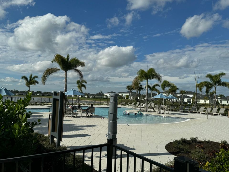 出租: $2,700 (4 贝兹, 2 浴室, 1817 平方英尺)