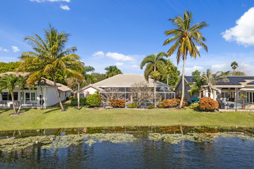 For Sale: $850,000 (5 beds, 3 baths, 2819 Square Feet)