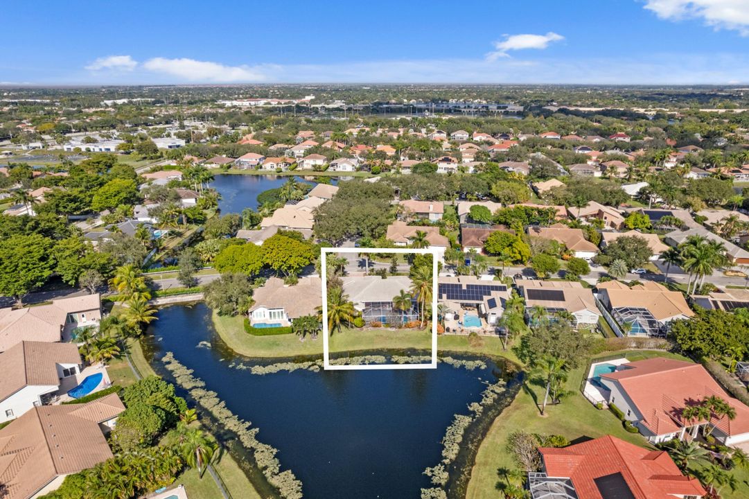 For Sale: $850,000 (5 beds, 3 baths, 2819 Square Feet)