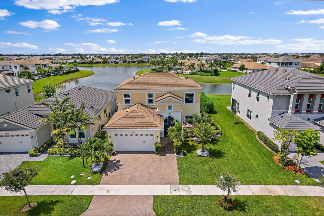 For Sale: $759,000 (4 beds, 3 baths, 2165 Square Feet)