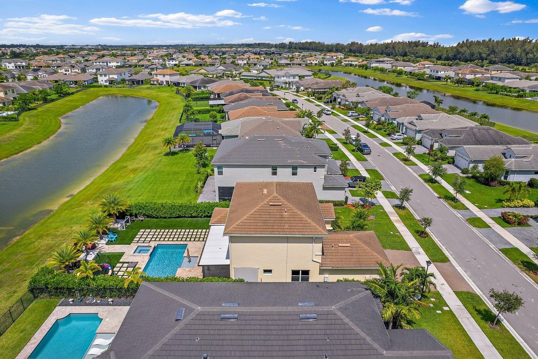 For Sale: $759,000 (4 beds, 3 baths, 2165 Square Feet)