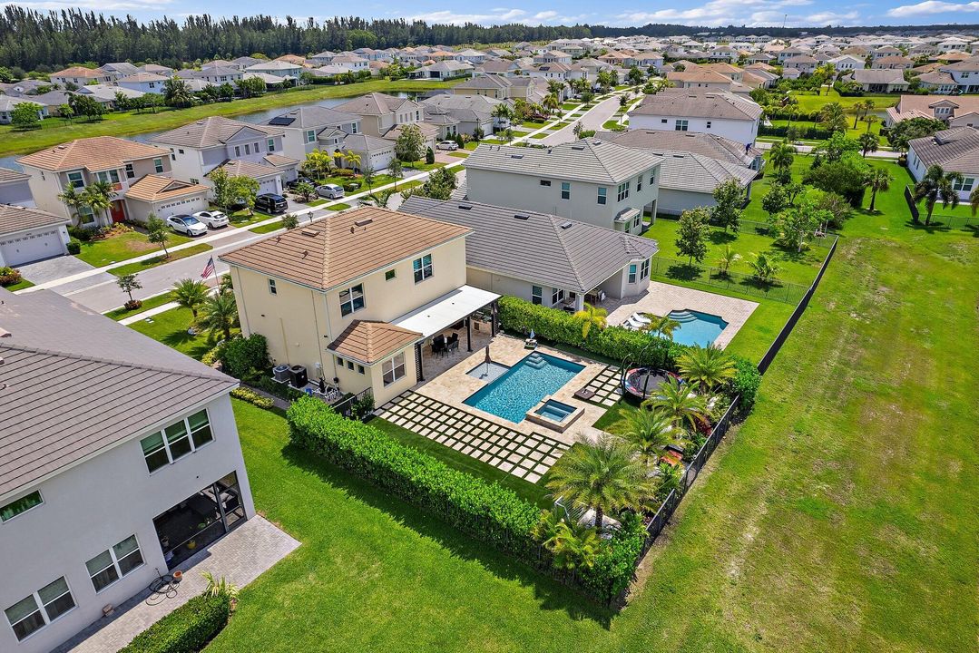 For Sale: $759,000 (4 beds, 3 baths, 2165 Square Feet)