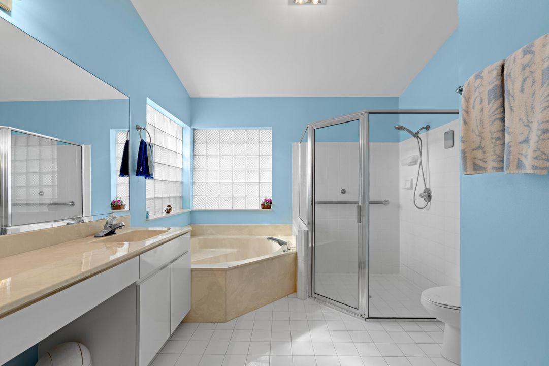 For Sale: $850,000 (5 beds, 3 baths, 2819 Square Feet)