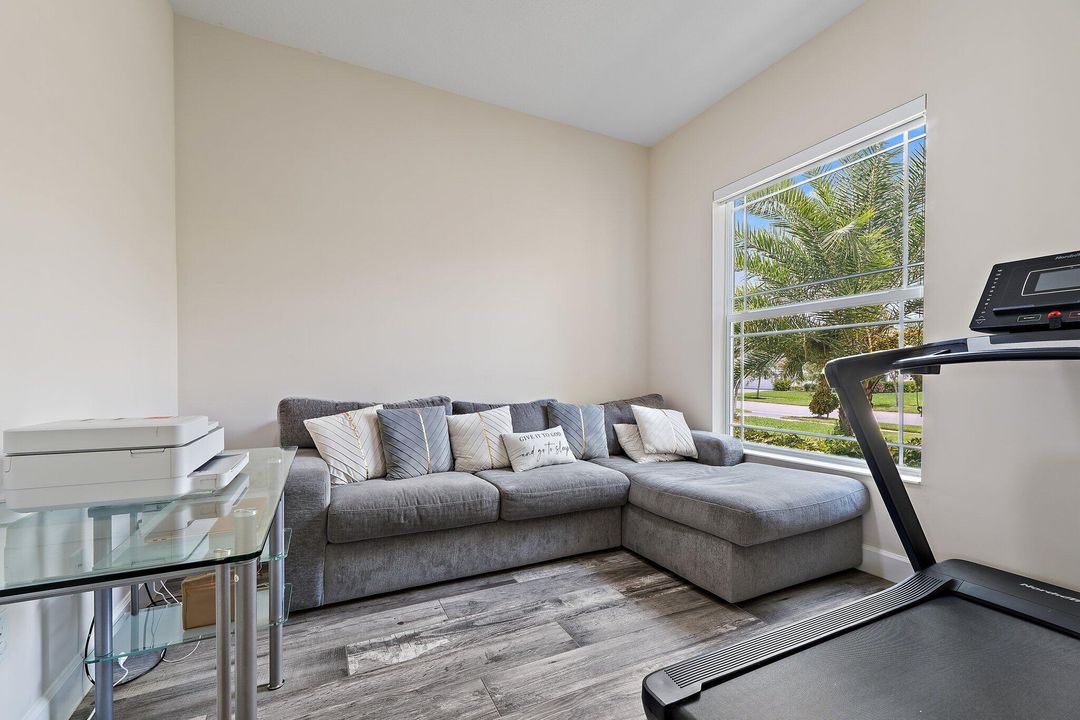 For Sale: $759,000 (4 beds, 3 baths, 2165 Square Feet)